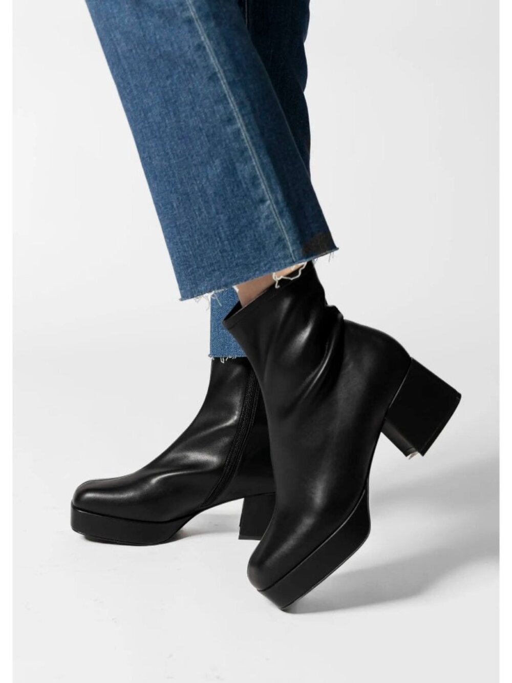Jeffrey Campbell Capacity Platform Bootie Black Sz 8.5